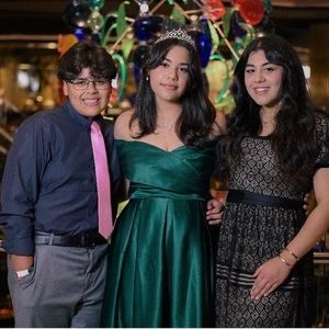 Meet your Posher, Tania